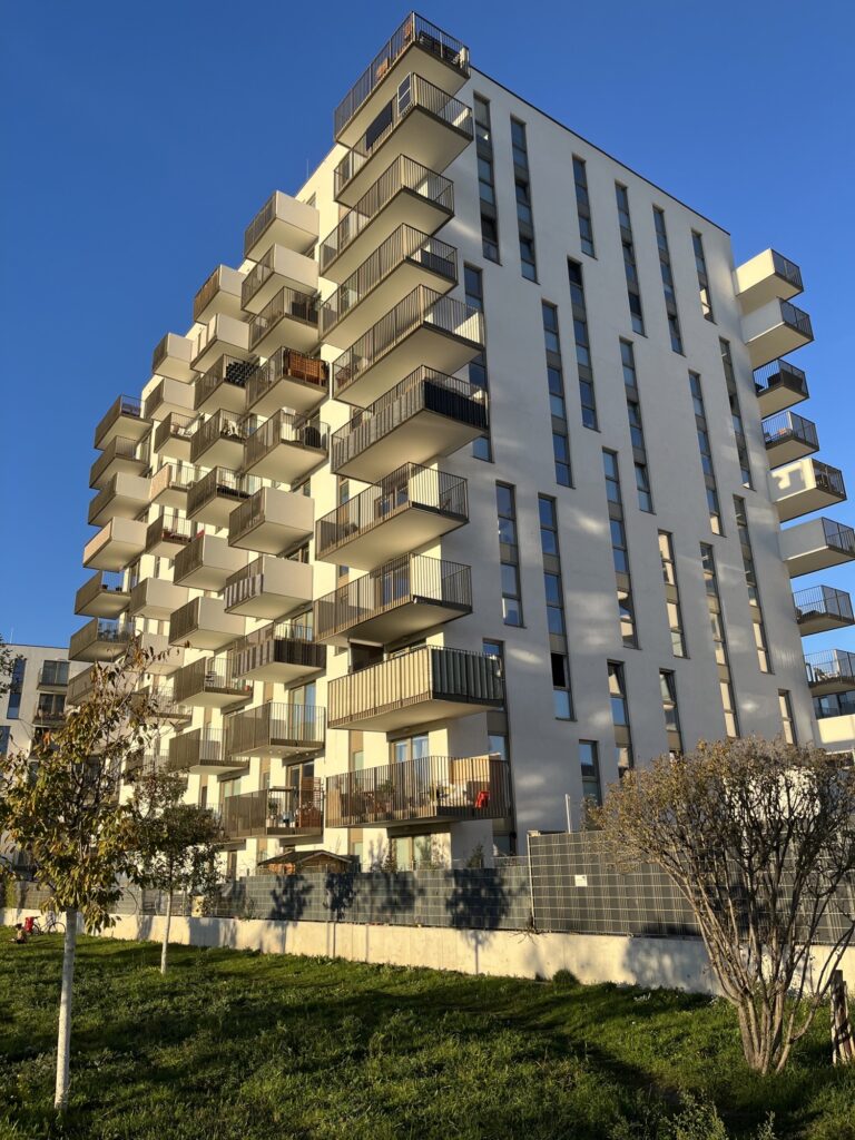 Eins der Gebäude von der Aufgabe "Perspektiven und Architektur"